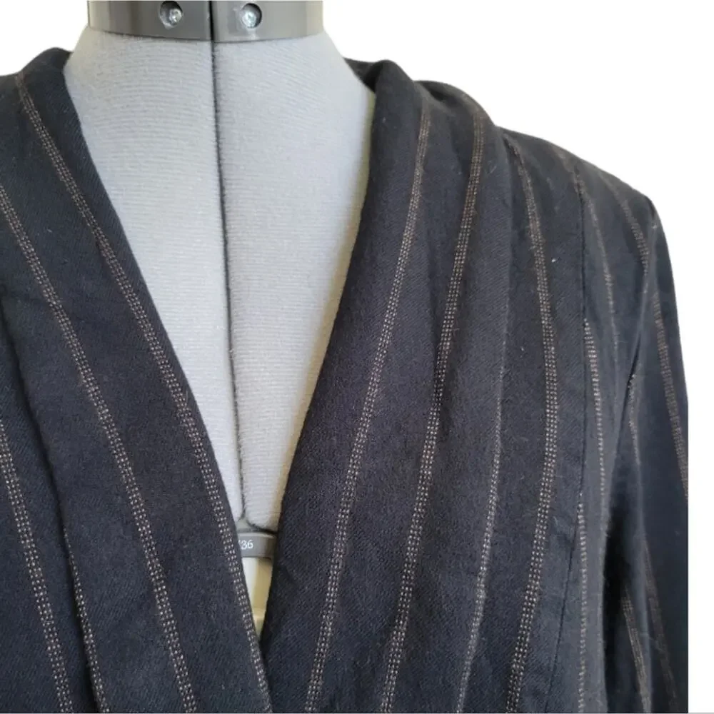 Torrid Pinstripe Crop Blazer Jacket 00 (Equiv Size 8 or M/L) Black Soft